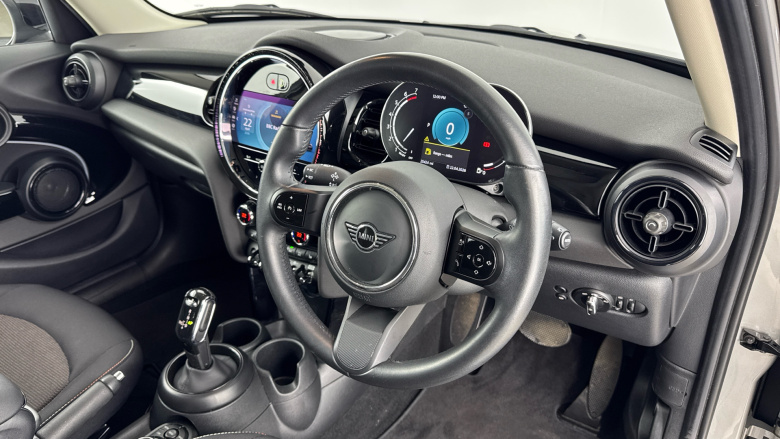 MINI Hatchback 1.5 Cooper Classic Premium 5dr Petrol Hatchback